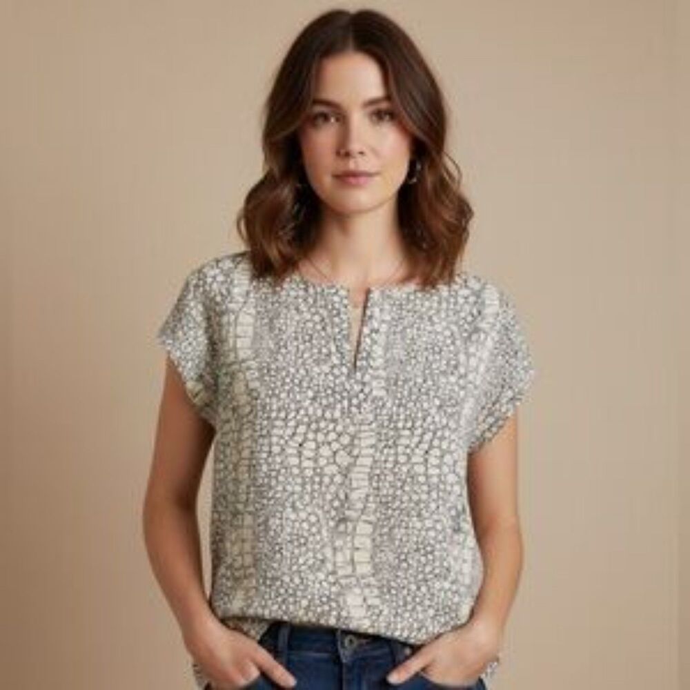 Ivanka Trump Black & White Printed Split Neck Cap Sleeve Blouse Size P